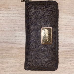 Micheal Kors wallet